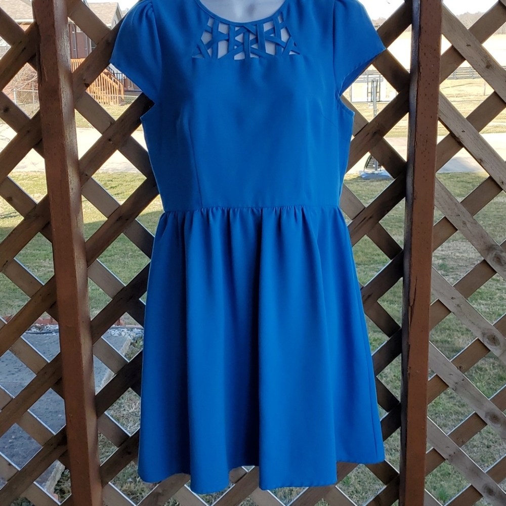 Hold for @uniquehoneybee